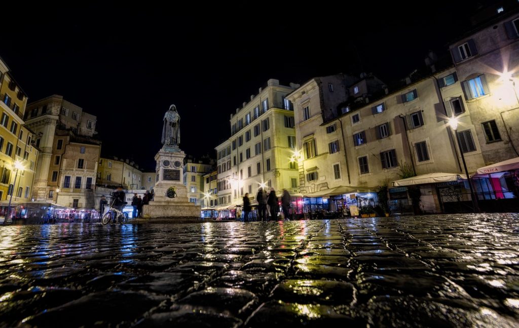 Campo de' Fiori, controlli, degrado