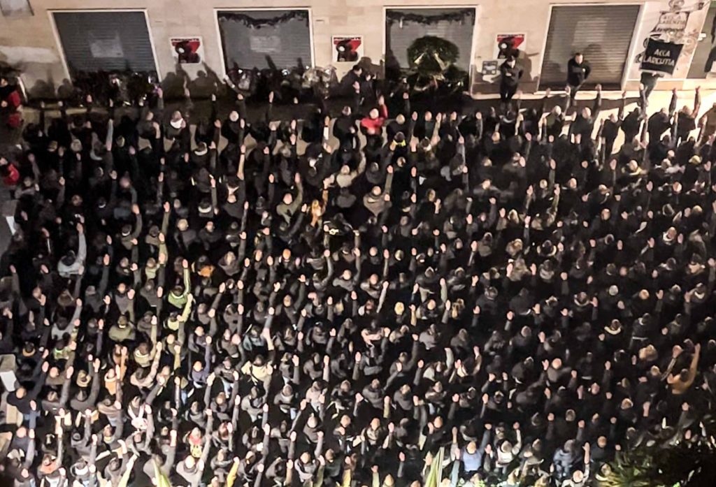 Saluti romani ad Acca Larentia