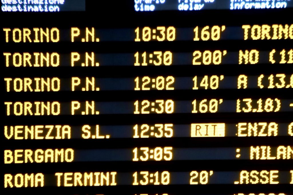 Caos ferroviario Termini, Treni Roma Firenze ritardi