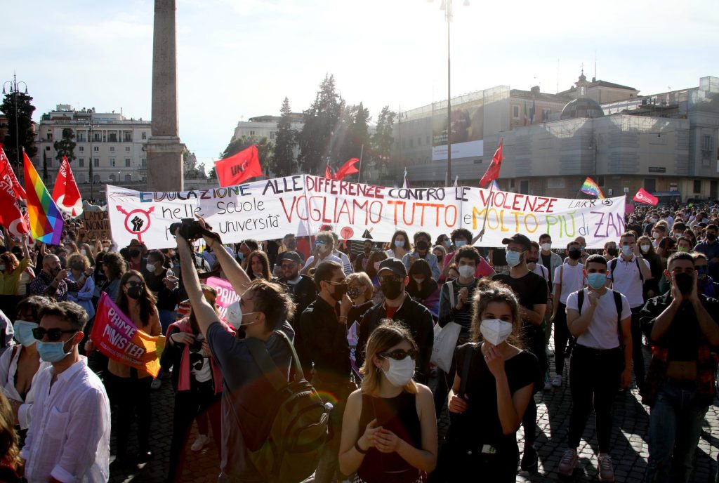 Manifestazione contro omofobia Roma