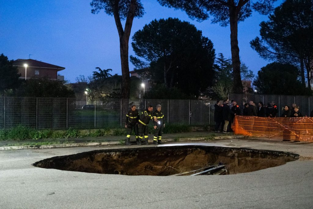 Lavori via Sestio Menas