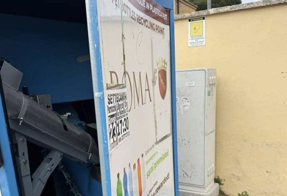 Settecamini sassi contro bus