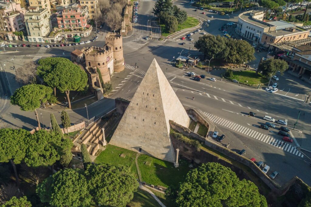 Piramide Cestia